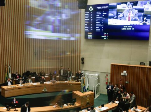 aprovado-projeto-que-cede-uso-de-areas-publicas-nos-lagos-sul-e-norte