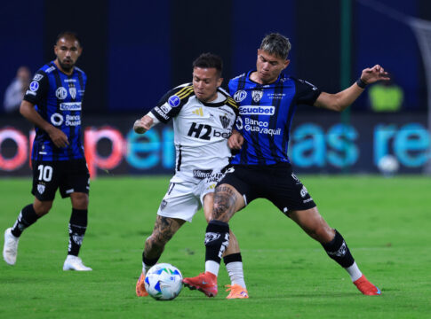 com-gol-salvador-de-dudu,-atletico-mg-arranca-empate-na-sul-americana