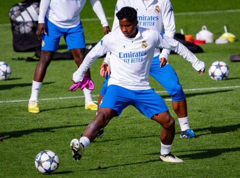“nao-estamos-no-momento”,-diz-xabi-alonso-sobre-minutagem-de-endrick