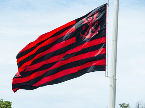 justica-absolve-sete-reus-do-incendio-no-ninho-do-urubu;-confira