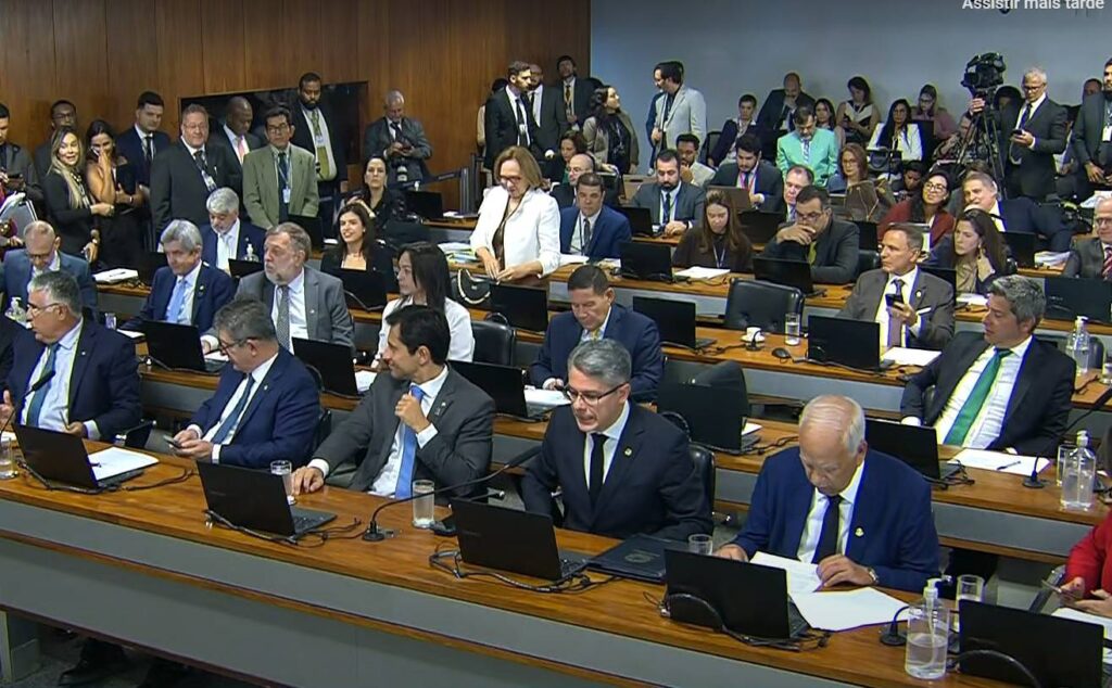 ccj-do-senado-aprova-endurecimento-de-punicoes-para-menores-de-18-anos