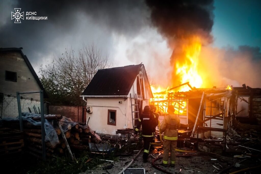 ucrania:-400-drones-e-28-misseis-russos-deixam-6-mortos;-creche-e-alvo