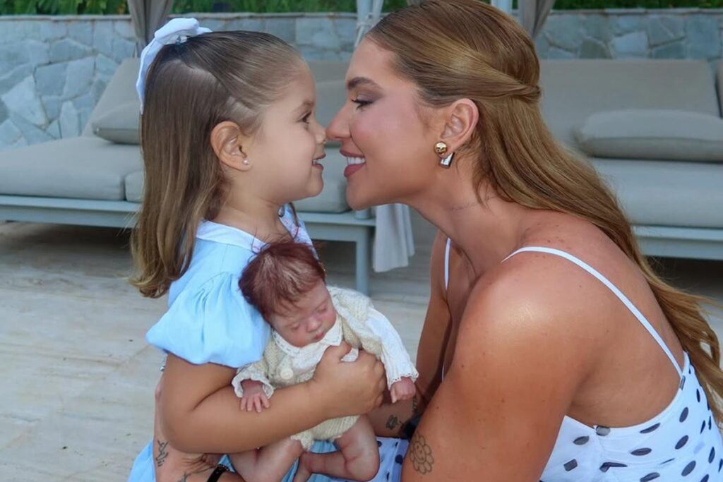 video:-maria-flor-completa-3-anos-e-ganha-surpresa-da-mae,-virginia