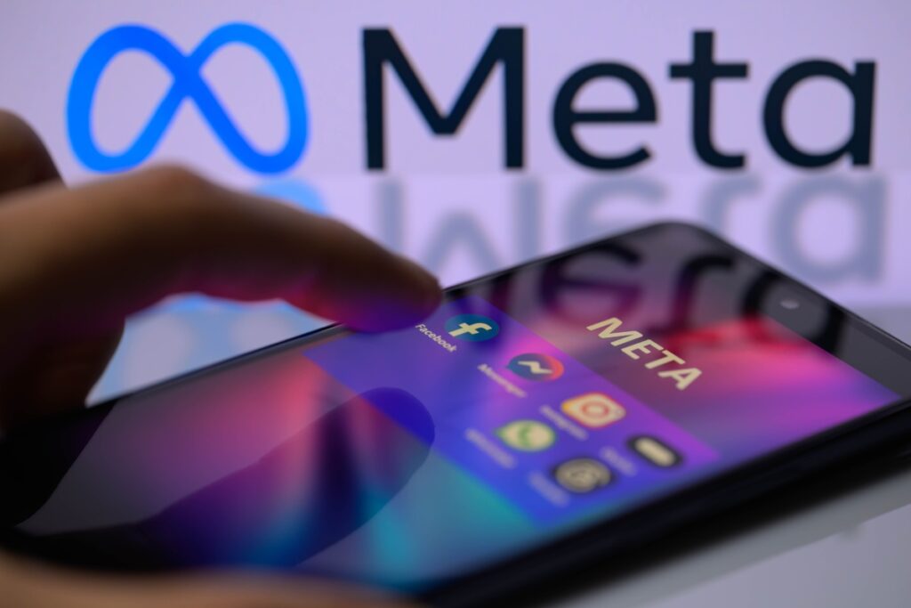 meta,-dona-do-facebook,-demitira-600-funcionarios-em-unidade-de-ia