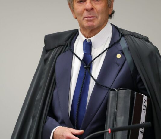 fachin-autoriza-fux-a-mudar-para-a-segunda-turma-do-stf