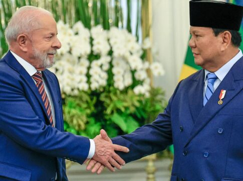antes-de-possivel-reuniao-com-trump,-lula-exalta-comercio sem dolar