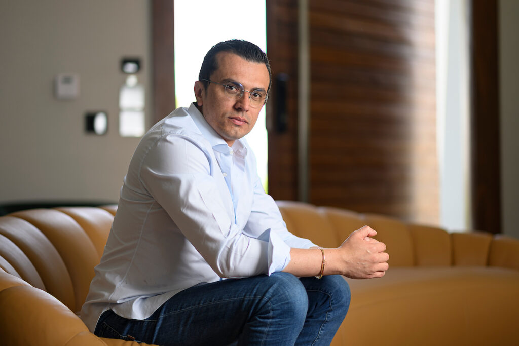 rodrigo-calado-celebra-40-anos-e-relembra-trajetoria-de-sucesso