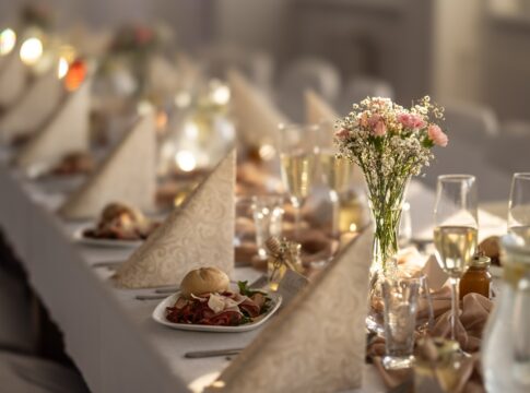 convidada-fica-indignada-por-ter-que-pagar-por-refeicao-em-casamento