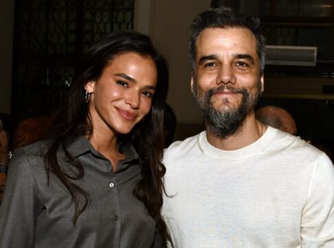 wagner-moura-reune-famosos-para-estreia-de-peca-no-rio-de-janeiro