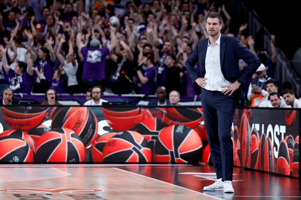 tiago-splitter-se-torna-primeiro-tecnico-brasileiro-na-historia-da-nba