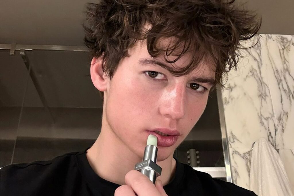 maquiagem-masculina-ganha-forca-no-mercado-e-rompe-estereotipos
