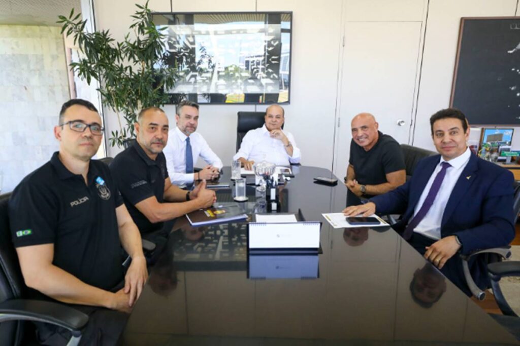 ibaneis-enviara-a-uniao-proposta-de-reajuste-para-policiais-penais