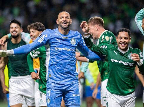 na-libertadores,-palmeiras-e-ldu-se-enfrentam-pela-1a-vez-em-mata-mata