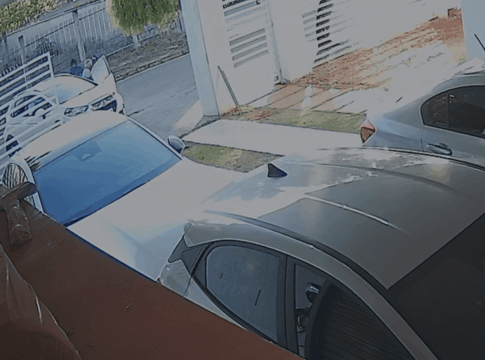 video:-ladroes-nao-conseguem-roubar-carro-de-cambio-automatico