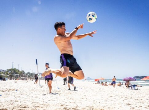 racing-treina-em-praia-no-rj-apos-derrota-para-o-flamengo;-confira