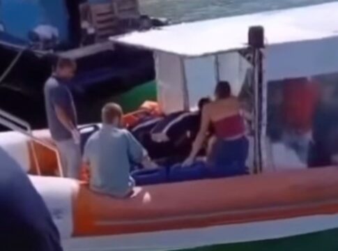 embarcacao-com-21-pessoas-naufraga-em-angra-dos-reis-(rj).-video embarcacao-com-21-pessoas-naufraga-em-angra-dos-reis-(rj).-video