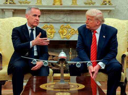 eua:-trump-encerra-todas-as-negociacoes-comerciais-com-o-canada