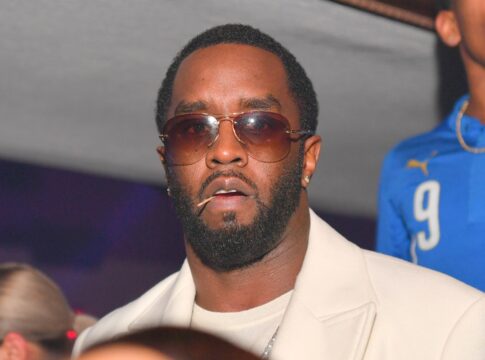 sean-diddy-combs-e-acordado-com-faca-no-pescoco-em-prisao,-diz-jornal