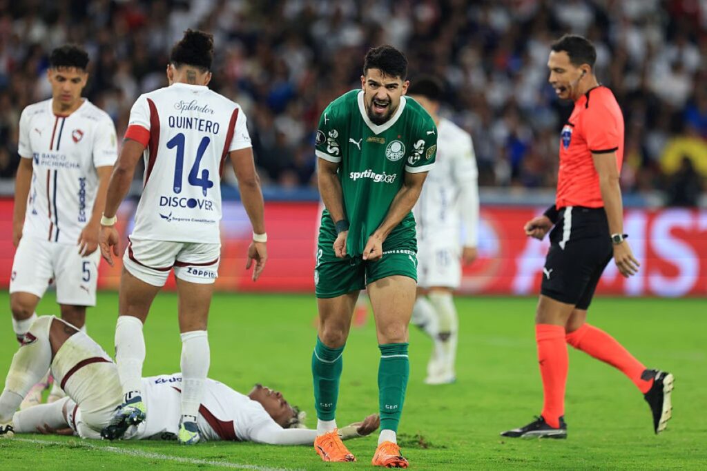 flaco-lopez-acredita-em-reacao-do-palmeiras:-“somos-muito-grandes”