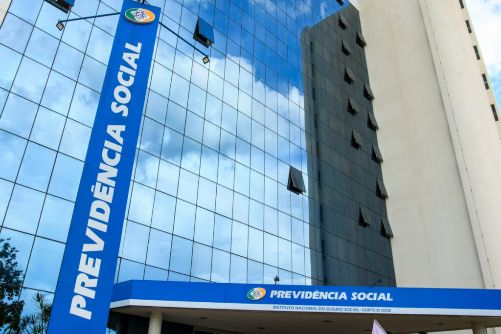 inss-notifica-quatro-milhoes-de-pessoas-para-fazer-a-prova-de-vida