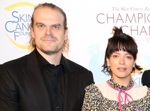 lily-allen-detona-david-harbour-em-album-surpresa:-“viciado-em-sexo”