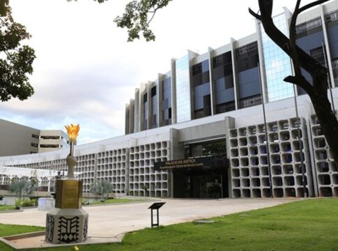 empresarios-sao-condenados-por-extracao-ilegal-de-mineral-no-entorno