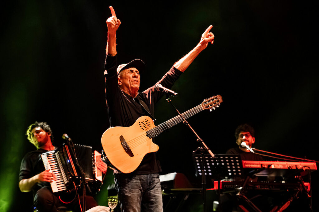 fagner-lota-show-no-estilo-brasil-e-faz-apresentacao-memoravel