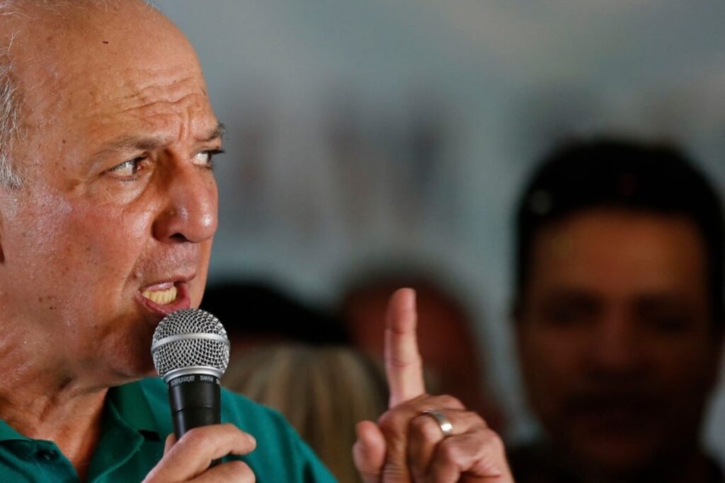 video:-arruda-e-hostilizado-em-convencao-de-igreja-no-df