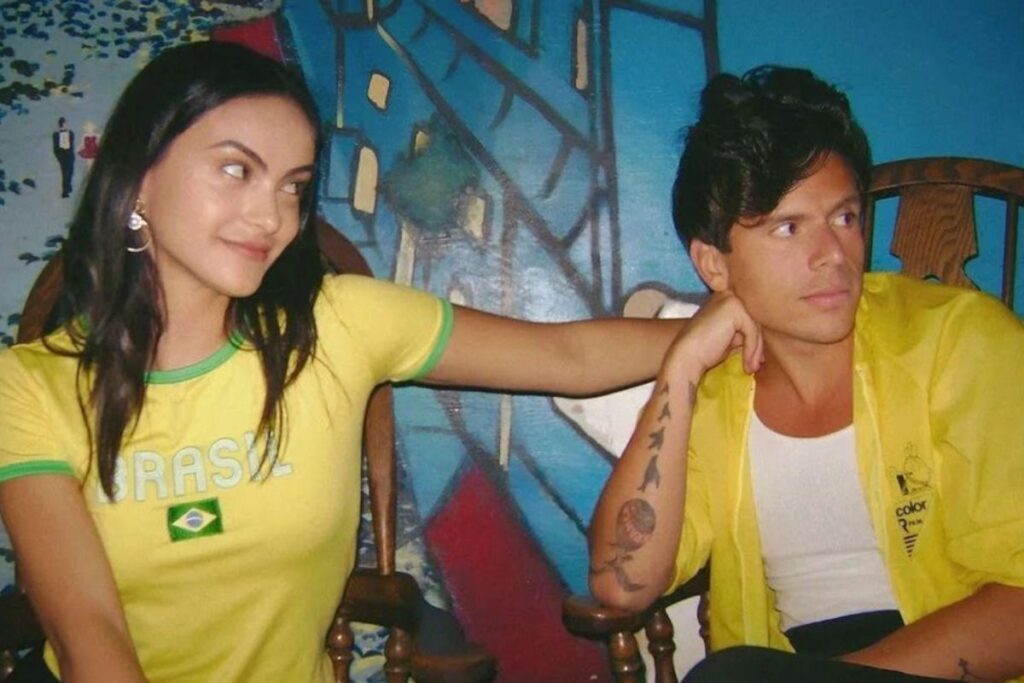 camila-mendes-fica-noiva-de-ator-filho-de-brasileiros,-diz-revista