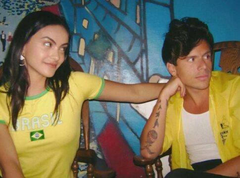 camila-mendes-fica-noiva-de-ator-filho-de-brasileiros,-diz-revista camila-mendes-fica-noiva-de-ator-filho-de-brasileiros,-diz-revista