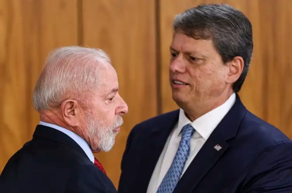oposicao-explora-contraste-entre-lula-e-tarcisio-ao-lidar-com-gafes