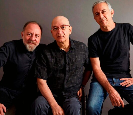 os-paralamas-e-dado-villa-lobos:-reencontro-historico-em-brasilia