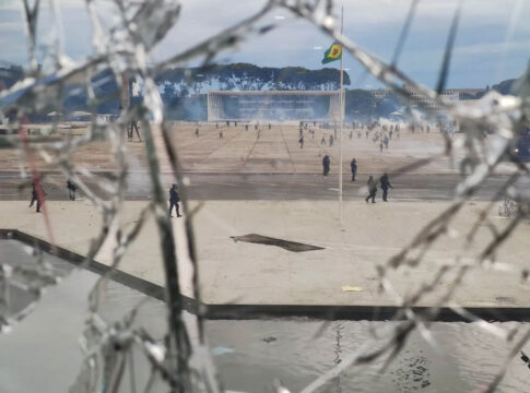 a-proxima-democracia-(por-gustavo-krause)