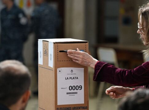 argentinos-vao-as-urnas-para-renovar-camara-e-senado