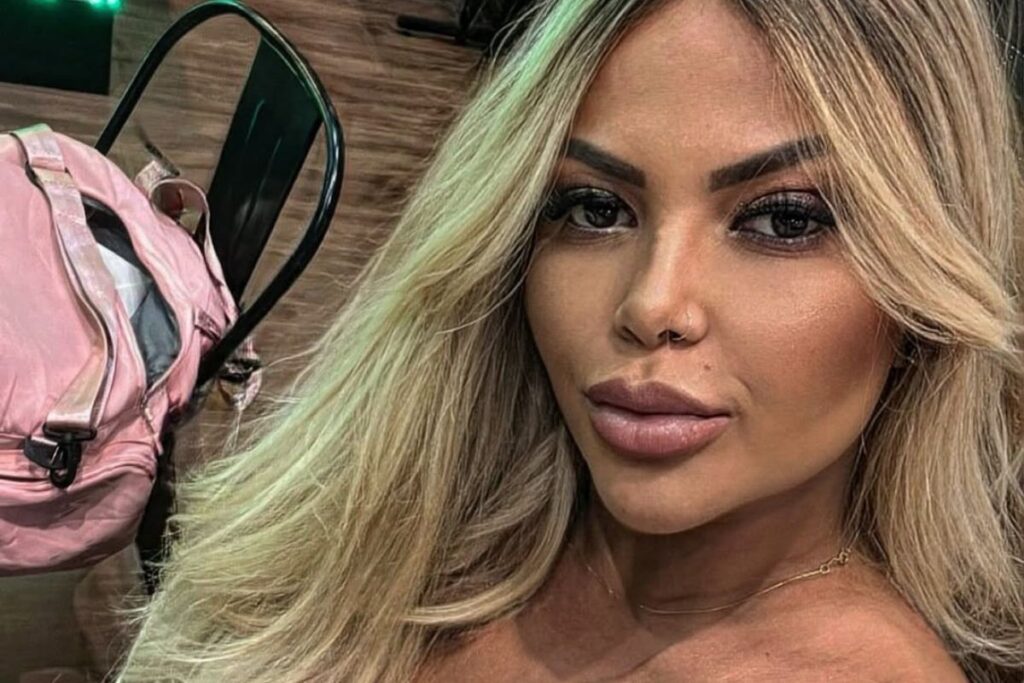 vanessa-rios-recebe-homenagens-das-bandas-em-que-foi-vocalista