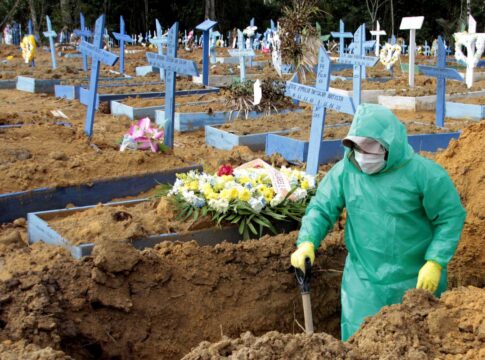 covid-19-deixou-149-mil-criancas-e-adolescentes-orfaos-em-2020-e-2021