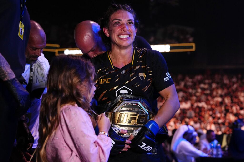 brasileira-recem-campea-do-ufc-ja-tem-futura-disputa-a-vista
