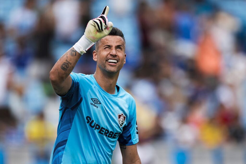 fabio-atinge-marca-importante-e-entra-para-grupo-seleto-no-fluminense