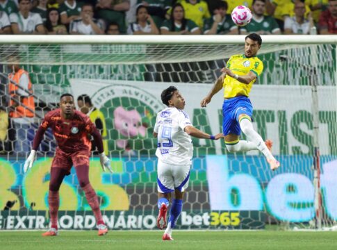 palmeiras-empata-com-cruzeiro-e-desiguala-ao-flamengo-na-tabela palmeiras-empata-com-cruzeiro-e-desiguala-ao-flamengo-na-tabela