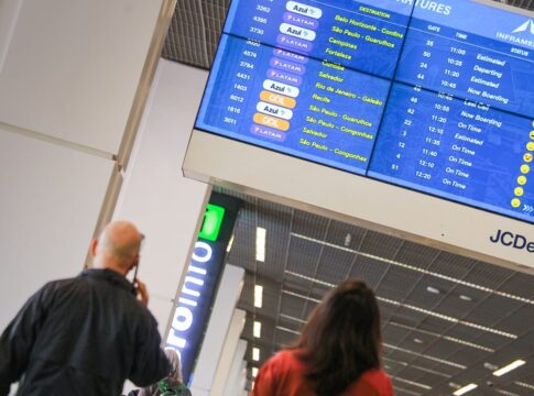 bancaria-e-presa-pela-pf-por-ameaca-de-bomba-no-aeroporto-de-brasilia