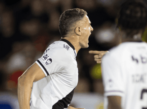 brasileirao:-com-show-de-vegetti,-vasco-vence-bragantino-fora-de-casa