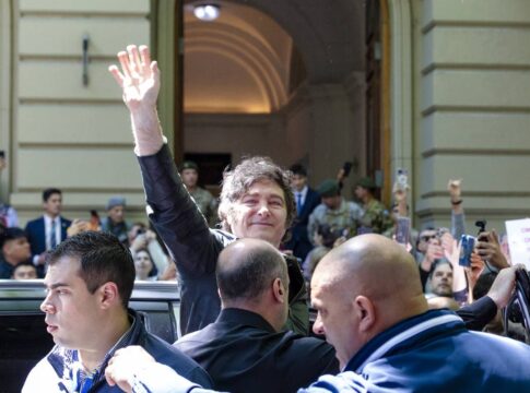 milei-tem-vitoria-nas-urnas-na-argentina-e-amplia-bancada-legislativa