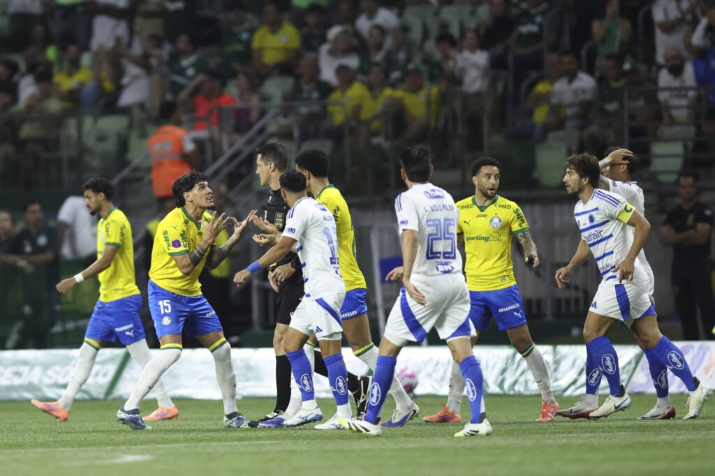 cbf-divulga-audio-do-var-em-lance-polemico-de-palmeiras-x-cruzeiro