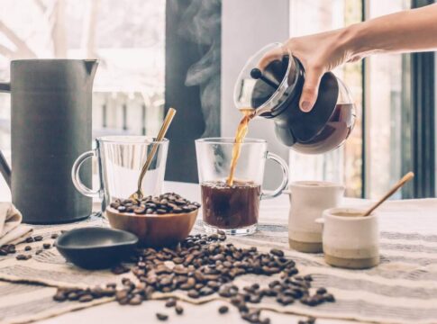 perigoso,-enema-de-cafe-se-populariza-e-preocupa-especialistas