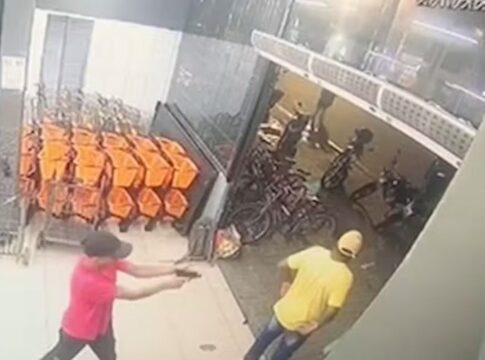 video:-criminoso-tenta-matar-pm-aposentado-pelas-costas-e-arma-falha