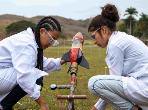 jornada-de-foguetes-reunira-mais-de-5-mil-alunos-do-brasil-no-rio