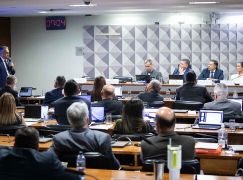 cpmi-ouve-ex-diretor-do-inss-suspeito-de-receber-r$-2-milhoes;-siga