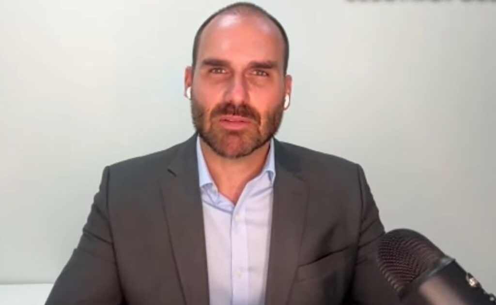 eduardo-bolsonaro-se-manifesta-sobre-disputa-pelo-senado-em-sc