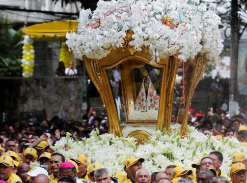 procissao-do-recirio-reune-milhares-de-fieis-em-belem
