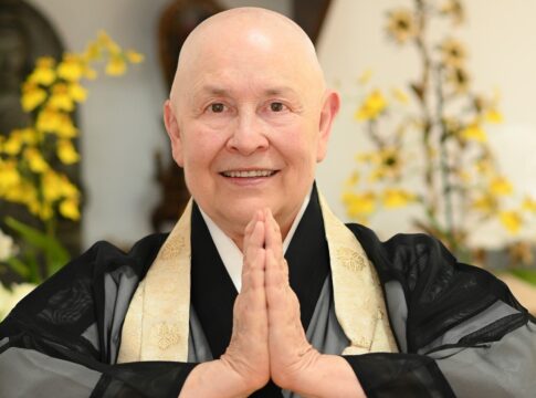 no-metropoles-talks,-monja-coen-propoe-acolher-diferencas